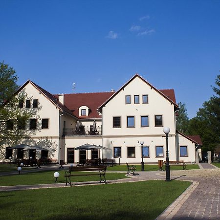 Hotel Modrzewiowy Dwor Gliwice Exterior foto