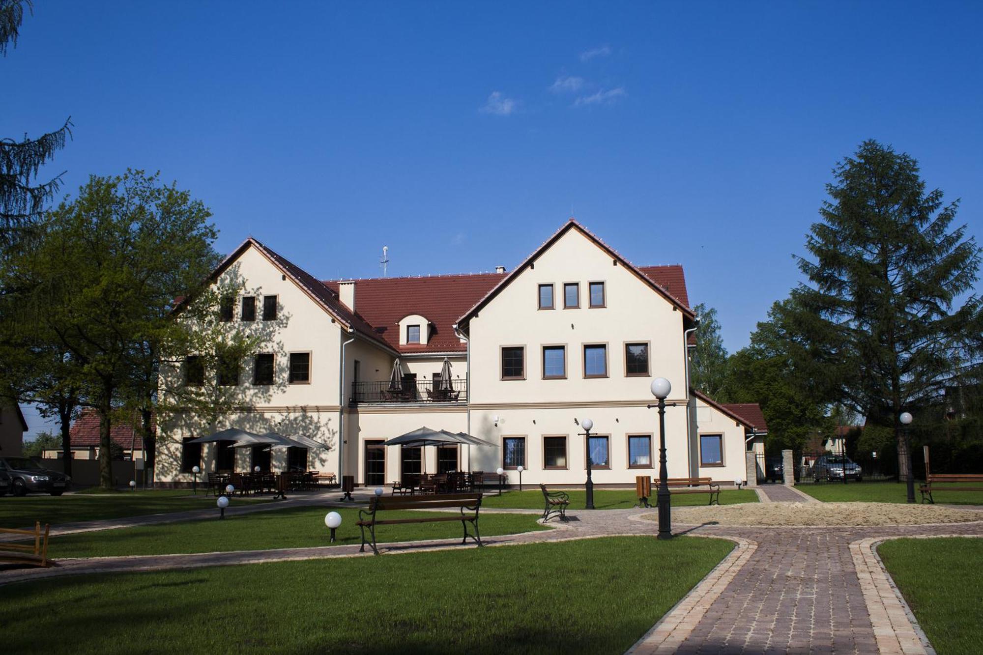 Hotel Modrzewiowy Dwor Gliwice Exterior foto