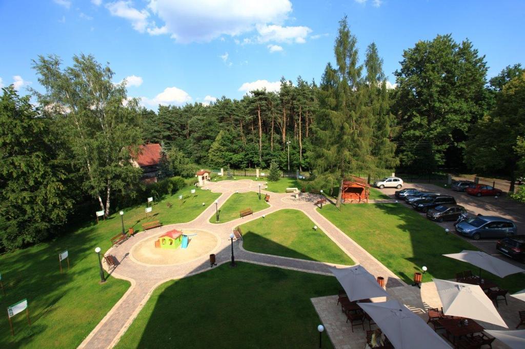 Hotel Modrzewiowy Dwor Gliwice Exterior foto