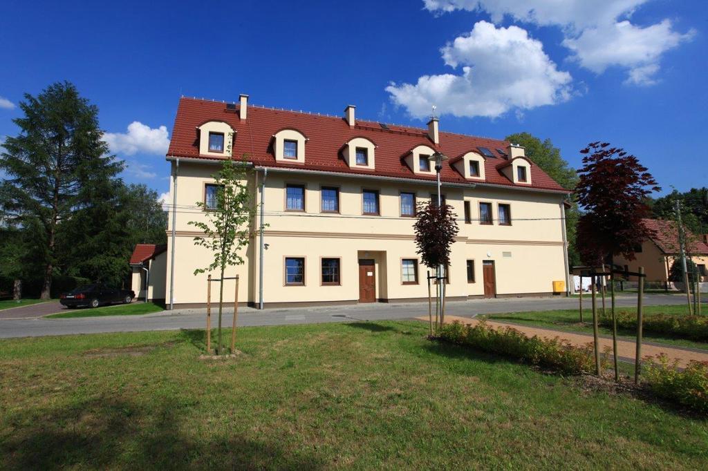 Hotel Modrzewiowy Dwor Gliwice Exterior foto