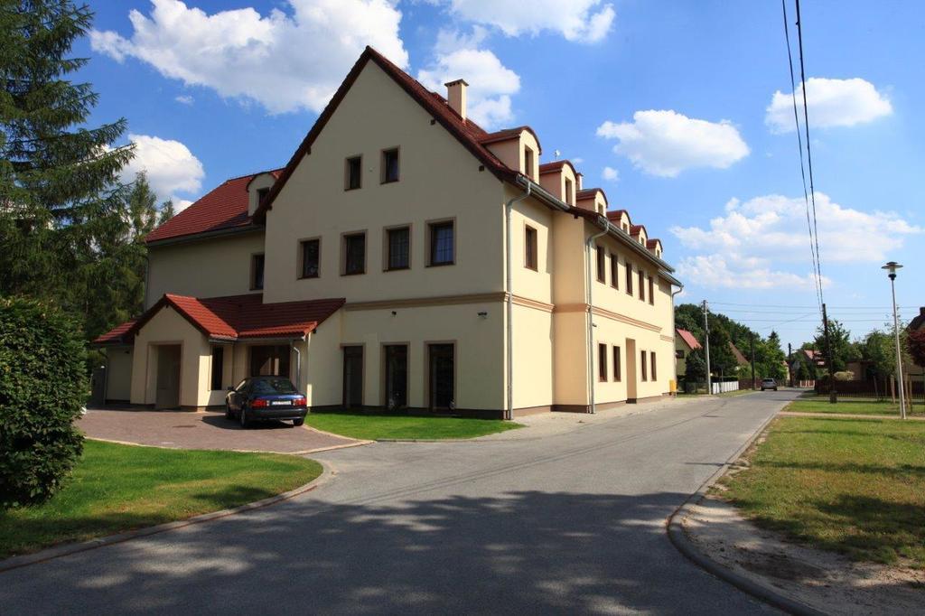 Hotel Modrzewiowy Dwor Gliwice Exterior foto