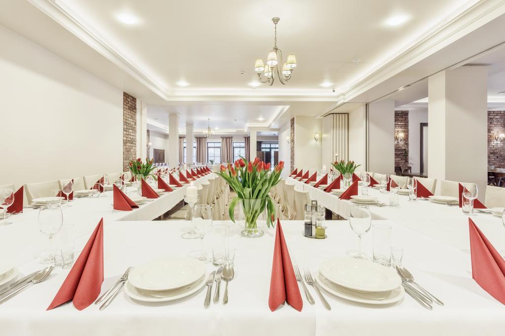 Hotel Modrzewiowy Dwor Gliwice Exterior foto