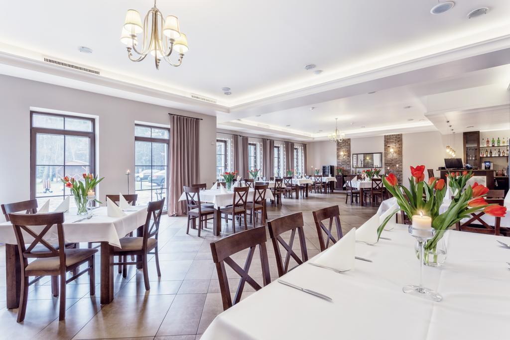 Hotel Modrzewiowy Dwor Gliwice Exterior foto
